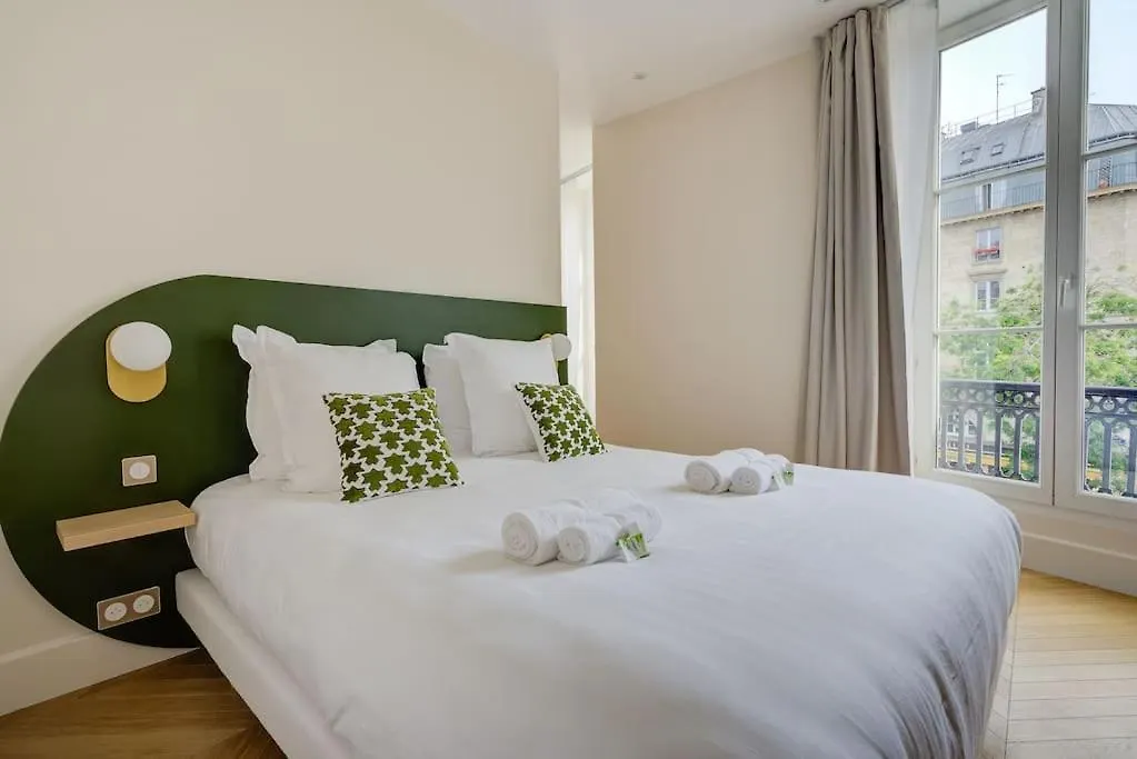 Stunning Family Flat - Grands Boulevards - With Ac Paris 0*,  France